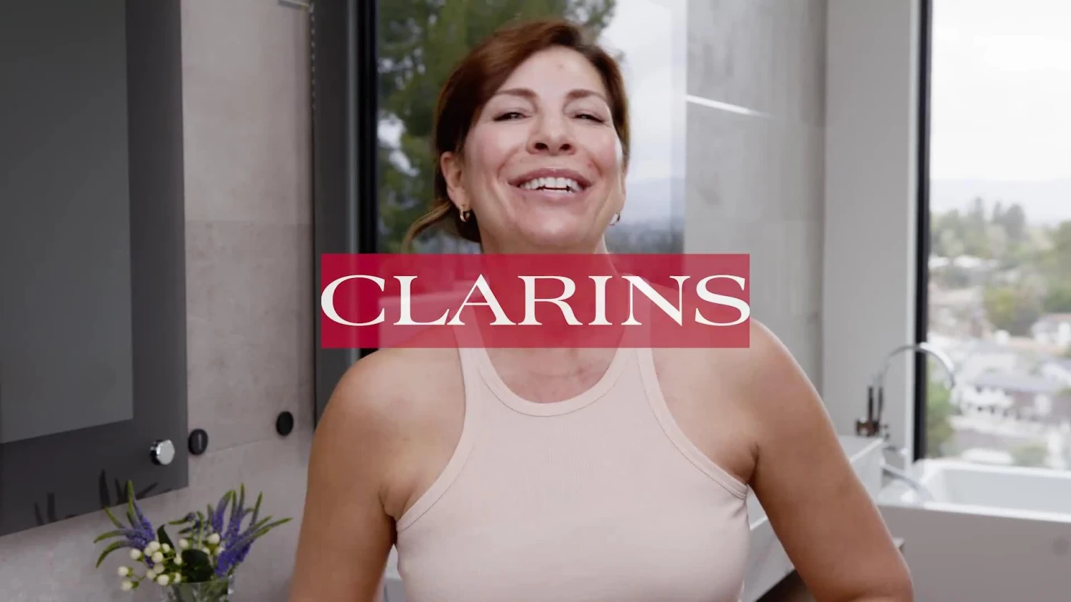 Clarins Super Restorative Night Moisturizer 4 Clarins Super Restorative Night Moisturizer - Image 4